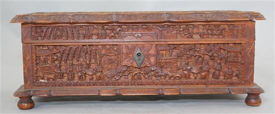 A Chinese export sandalwood box, late 19th century, 27cm